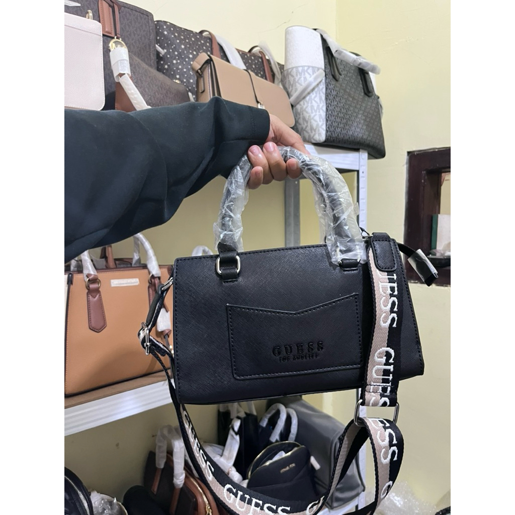 GUESS BANDERA Satchel