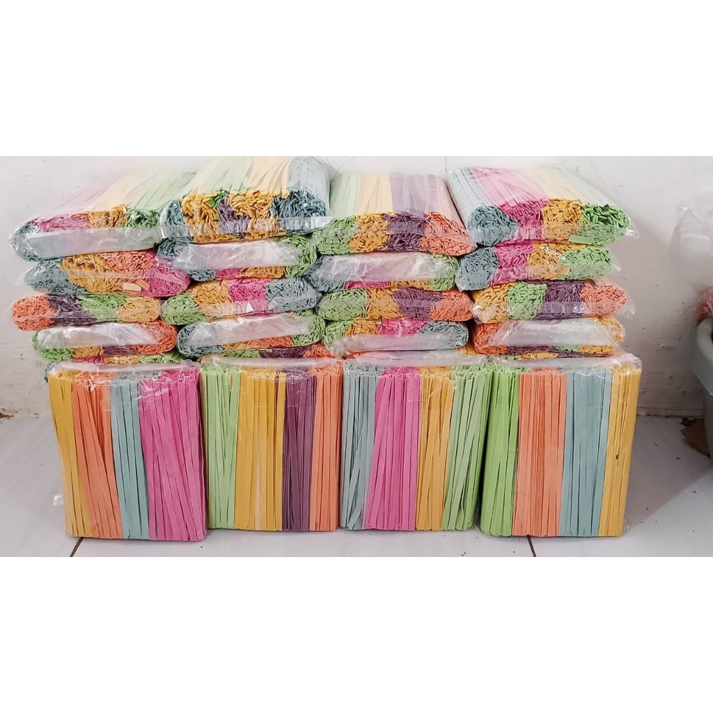 

Mie Gepeng Rainbow 500gr Noodles Food Pasta / Jajanan Jadul Legend