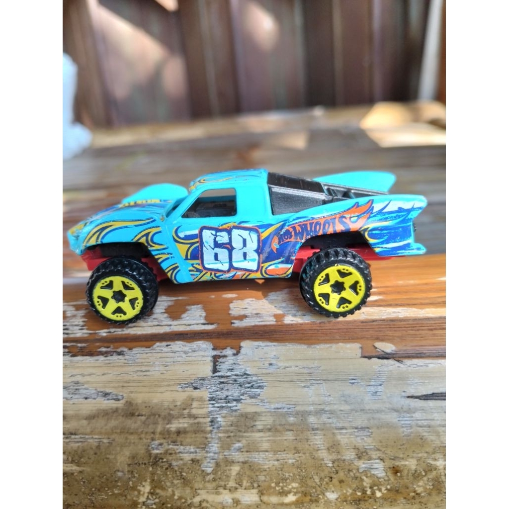 hotwheels loose/bekas/second (BAJA TRUCK)