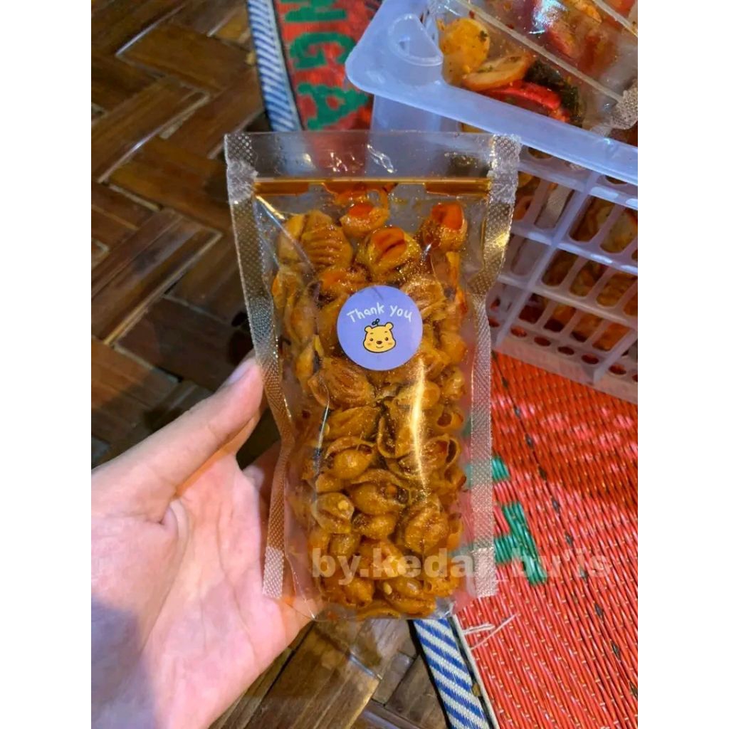 

kerupuk kerang estra pedas gurih+ dauh jeruk