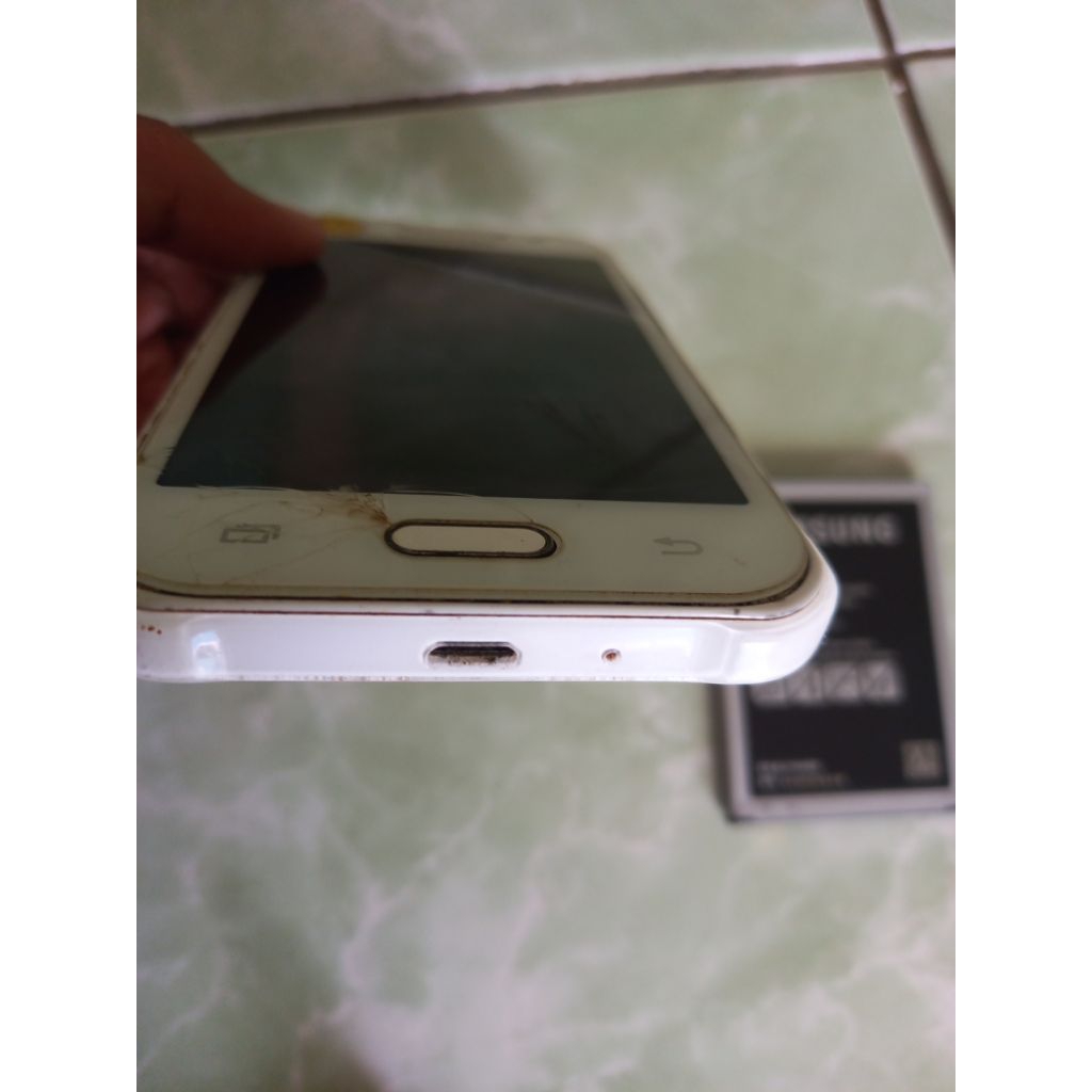 Samsung J1 Ace J1Ace