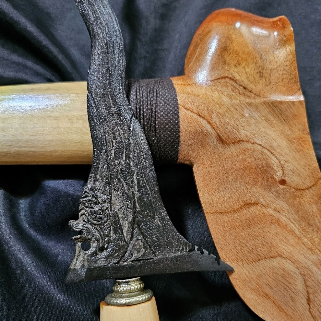 Keris Nogo Runting Luk 11 Pamor Banyu Mili