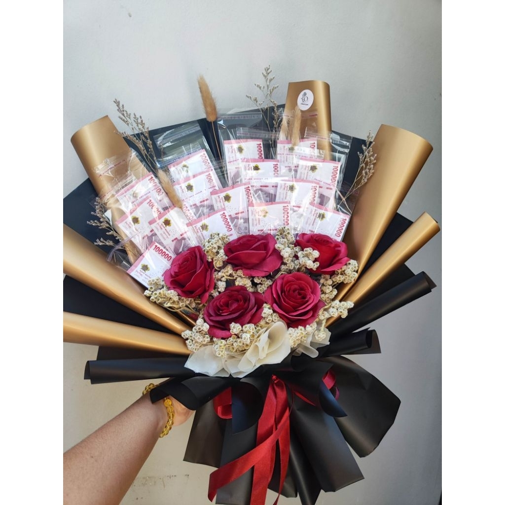 Buket uang mainan 15 lembar, buket kosongan, kerangka buket, money bouquet sidoarjo, surabaya, wisud