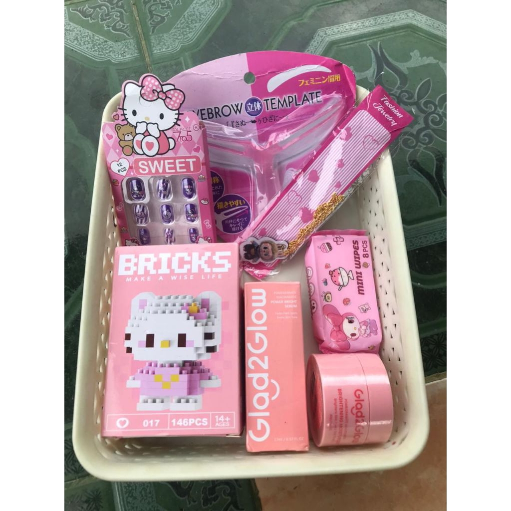 

Bola Bola Random Accesories