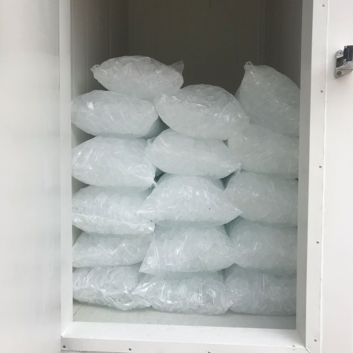 

(Instant Gosend) Es Kristal Bening Es Cube / Es Batu Higenis Khusus Gojek, Grab, Instant - Ajif Cool