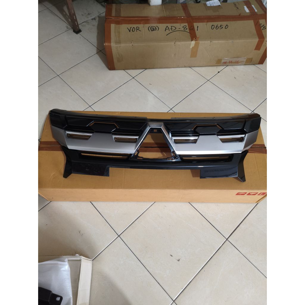 grill pajero sport 2024 2025 original Mitsubishi