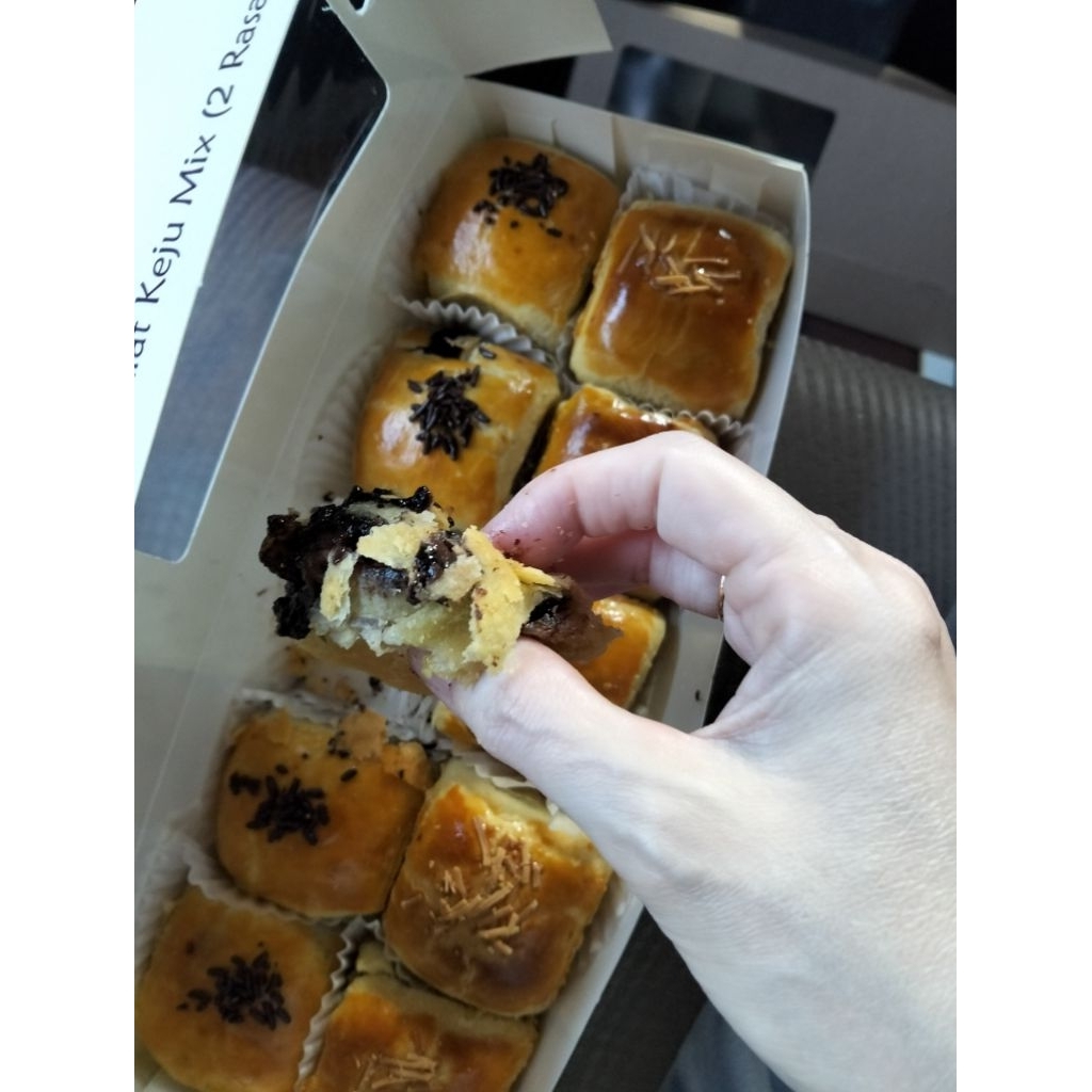 

kue bolen enak banget harga murah isi luber