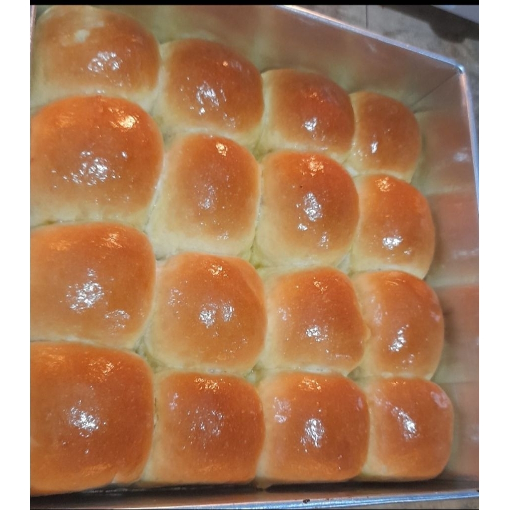 

Roti Bantal isi coklat