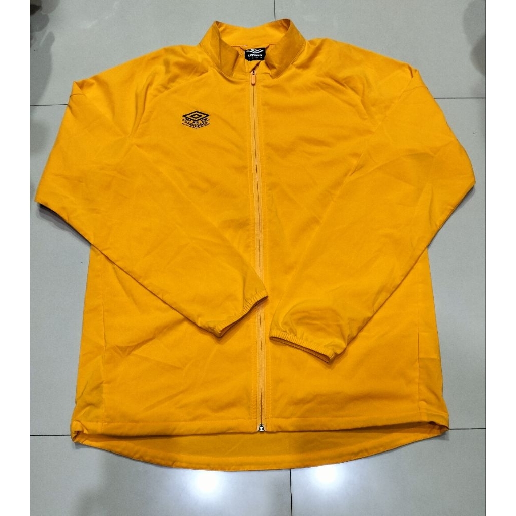 Jaket parasut pria by umbro original