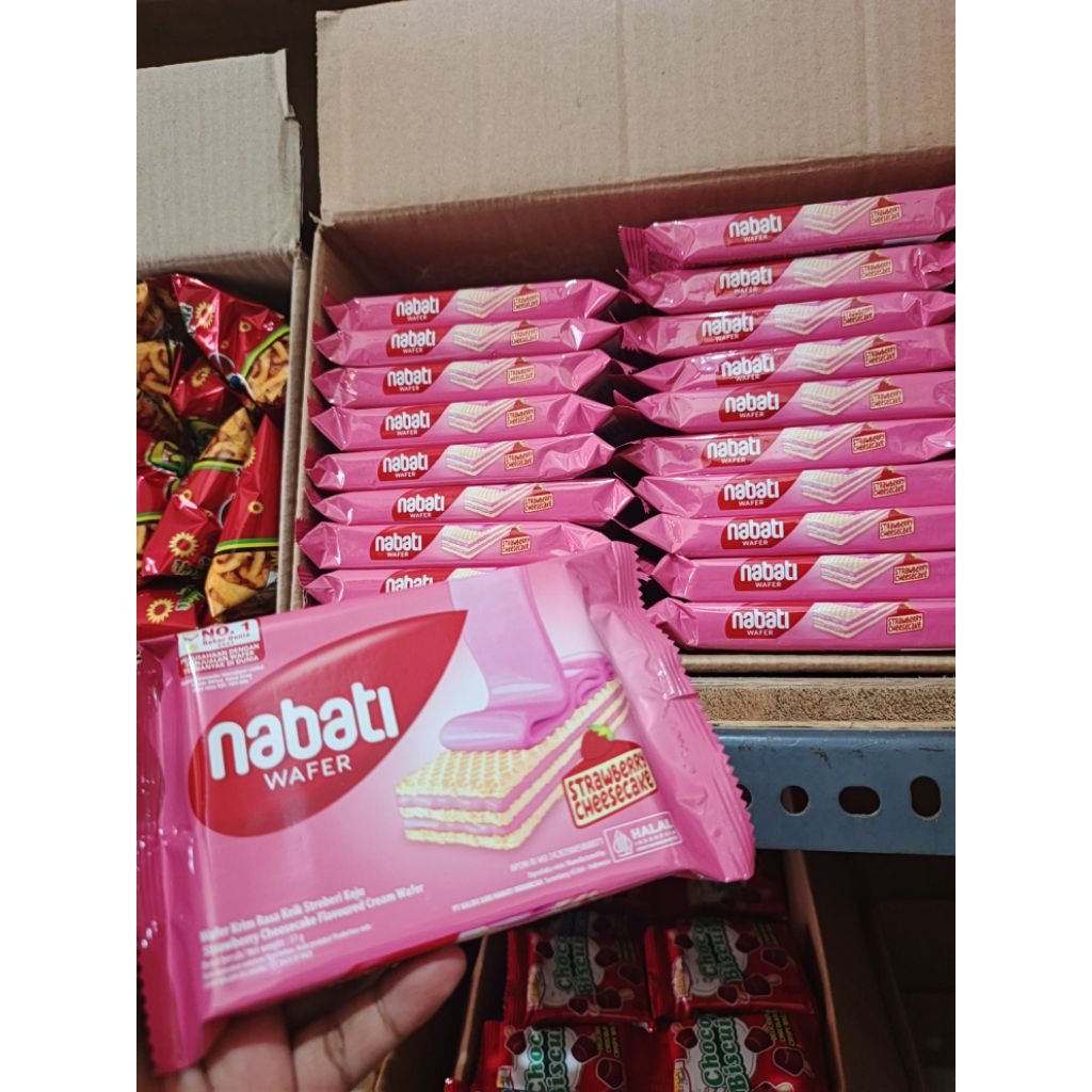 

Nabati Wafer Rasa Stoberi