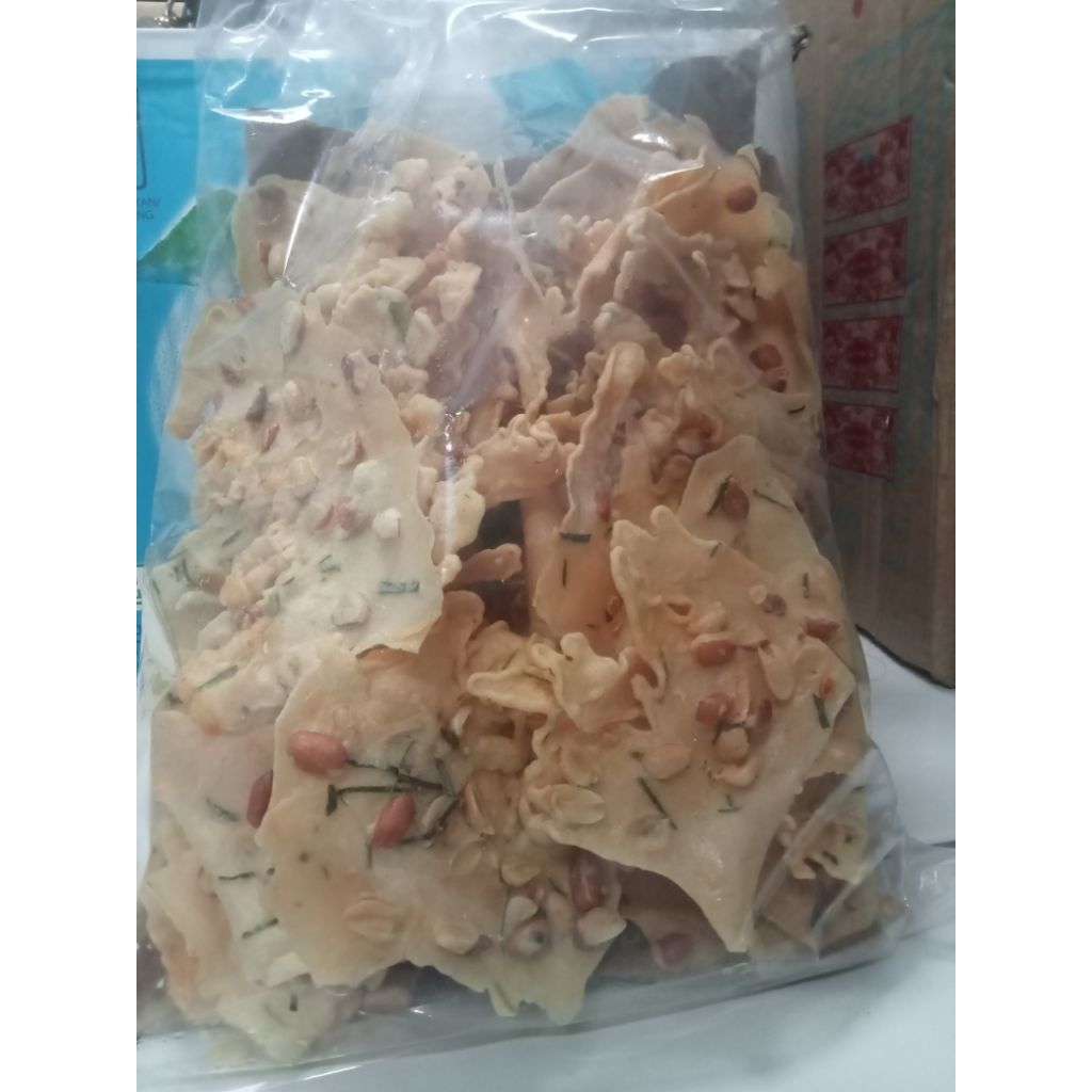 

Oleh-Oleh Peyek Kacang Daun Jeruk