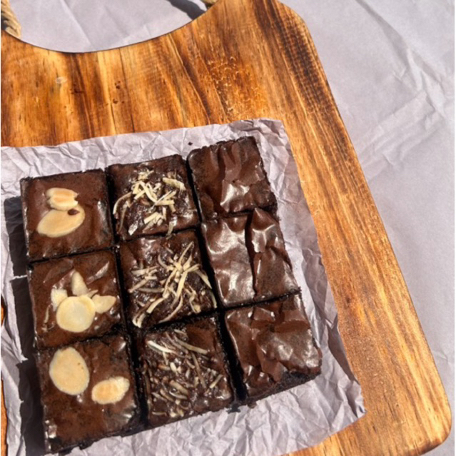 

BROWNIES FUDGY HOMEMADE SIZE 10x10