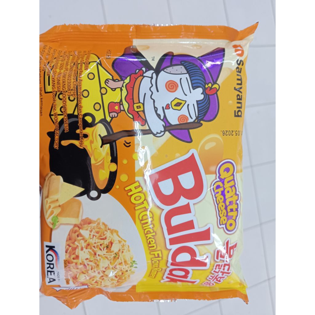 

SAMYANG CURRY QUATTRO CHEESE HOT CHICKEN FLAVOUR 145G