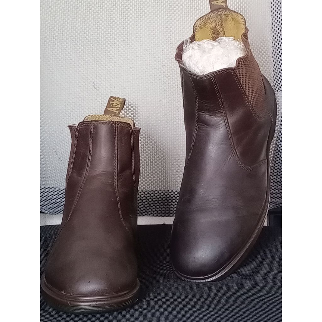 sepatu dr.martens