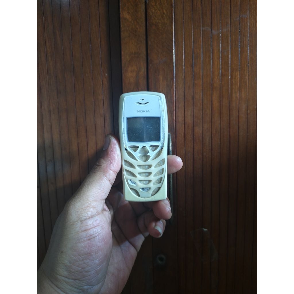 NOKIA 8310