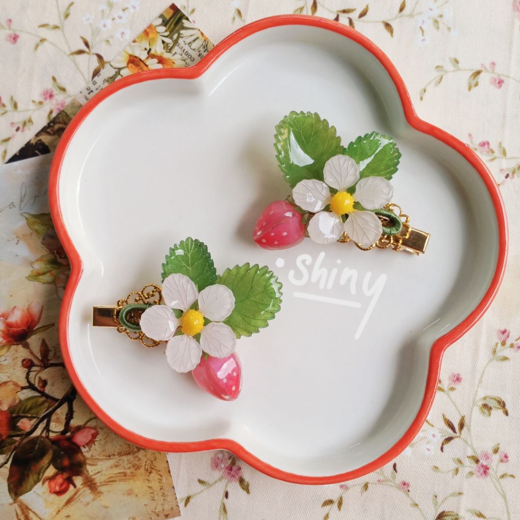 Hair Clip/Jepit Rambut Strawberry