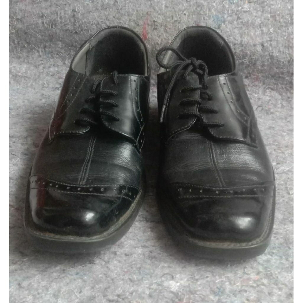 preloved sepatu kulit pria dewasa