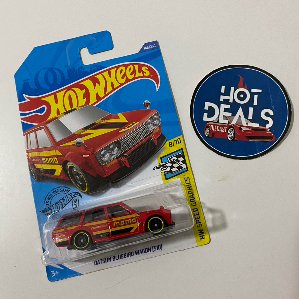 HOT WHEELS DATSUN WAGON MOMO
