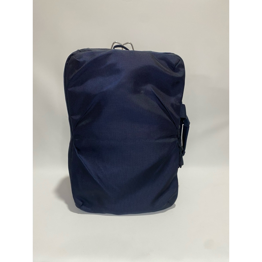 tas ransel travel backpack Uniqlo