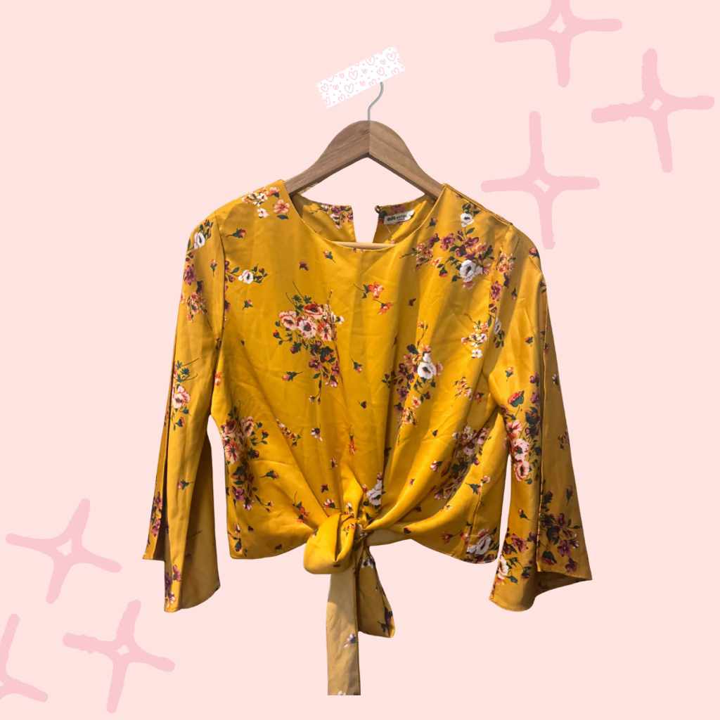 Preloved - Ada Woman Crop Blouse