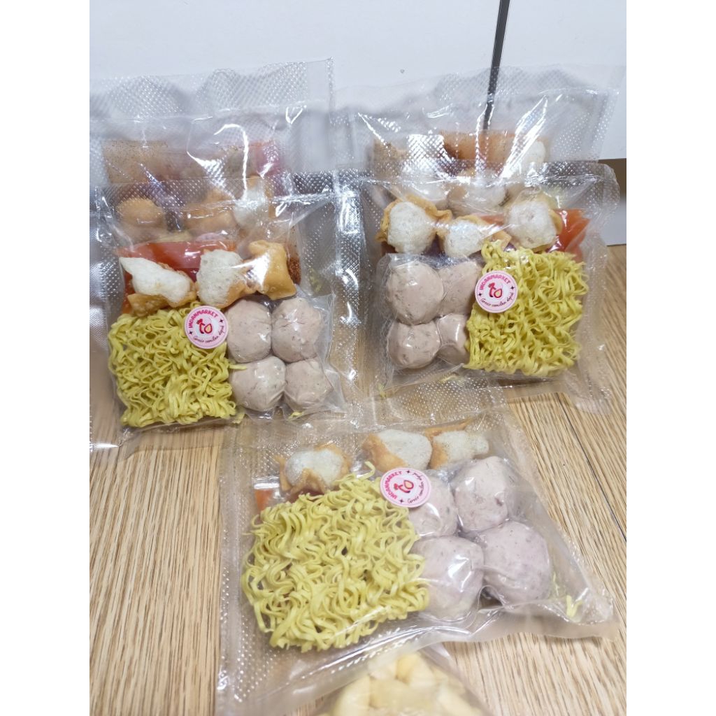 

BAKSO MIE KUAH INSTAN PEDAS