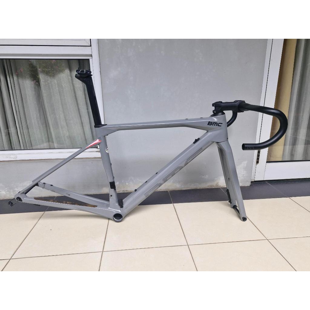 Second 2nd Frameset BMC ROADMACHINE Green Sand size 47 termasuk handlebar stem seatpost dropbar 400 