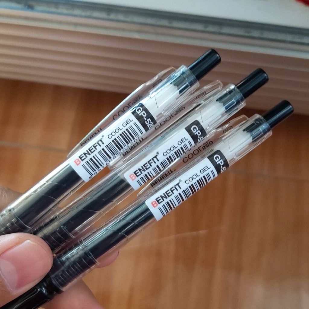 

Pulpen gel BENEFIT Cool BP-520 (1 BIJI)