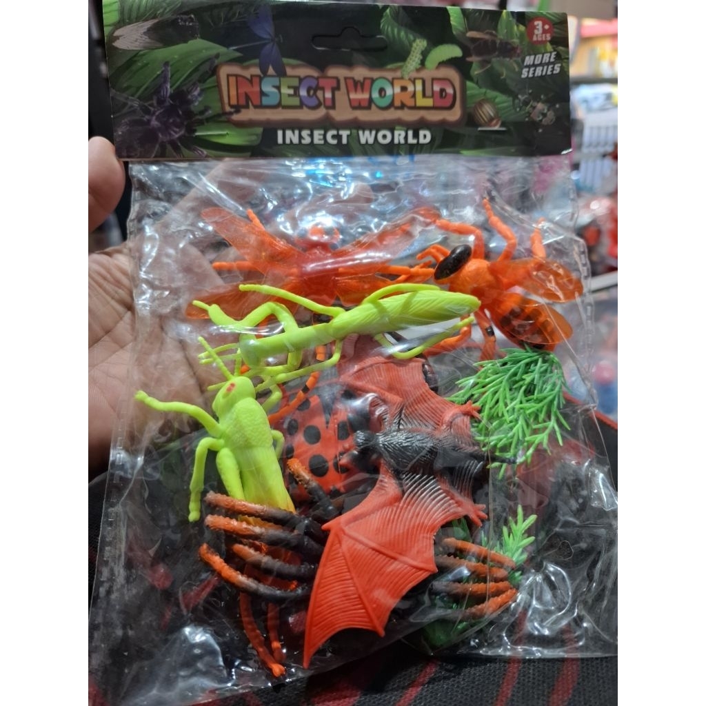 mainan serangga insect world