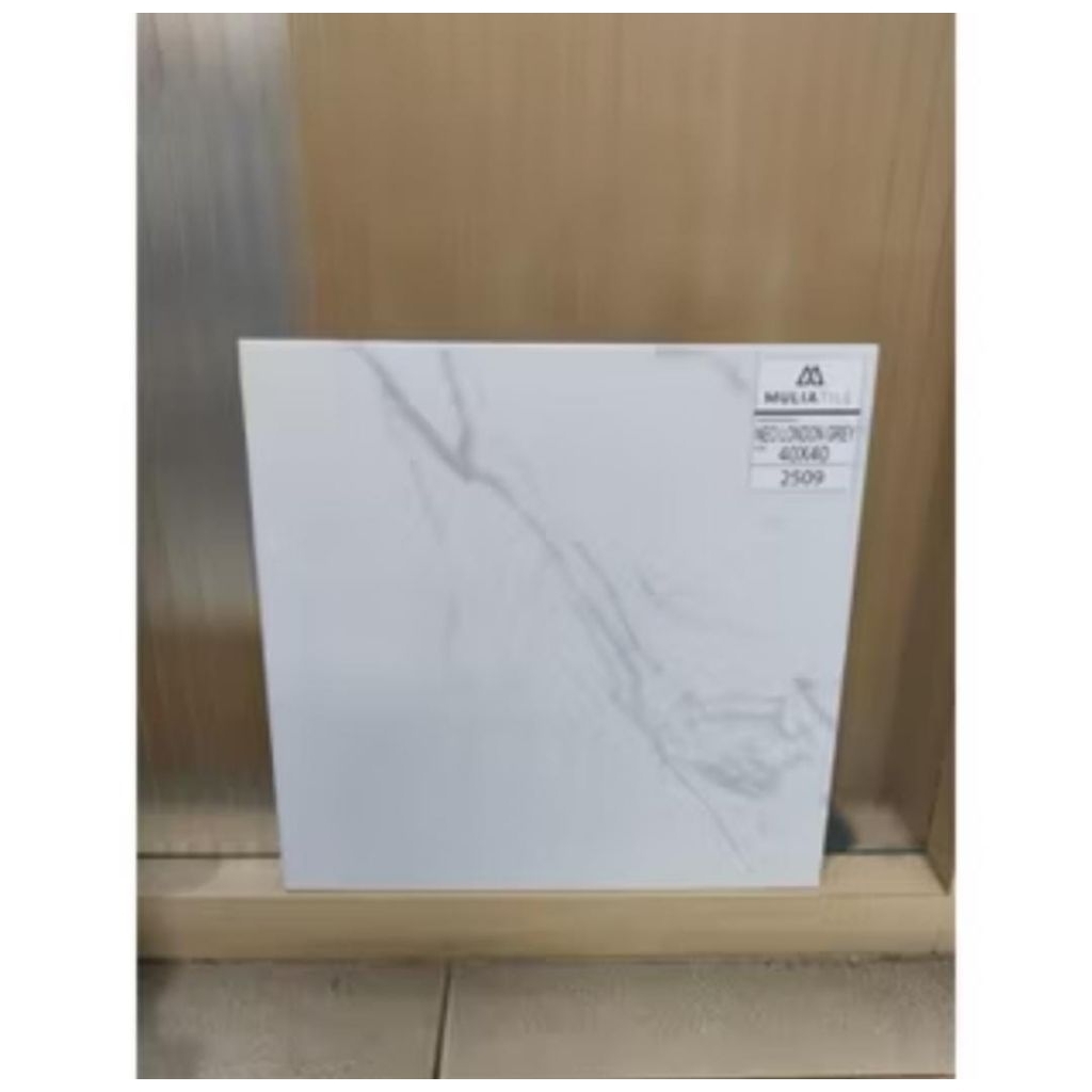 keramik lantai 40x40 putih motif carara (mengkilap)/ keramik lantai kamar/keramik marmer/ keramik la