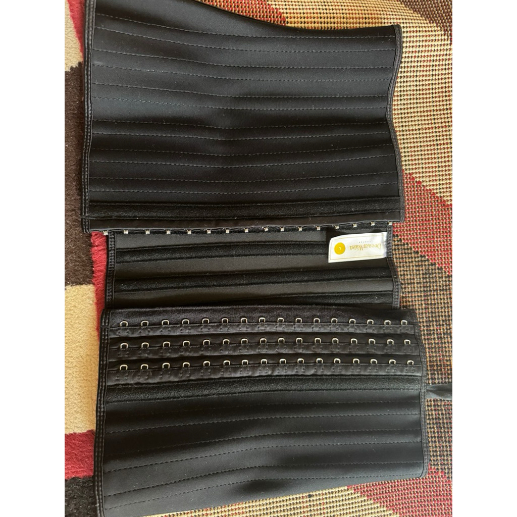 Preloved- DreamWaist Korset Wanita