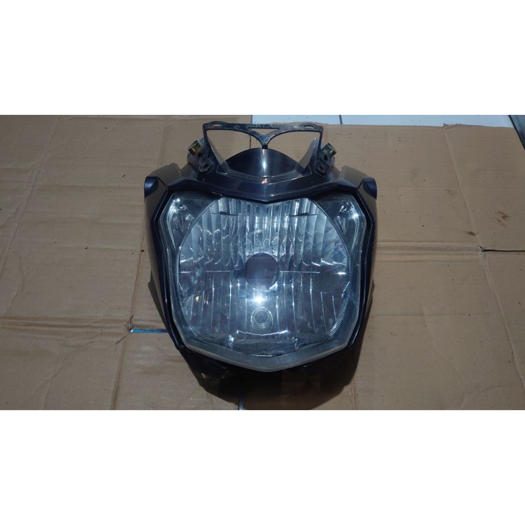 Batok kepala berikut lampu depan vixion ks th 2012 2013