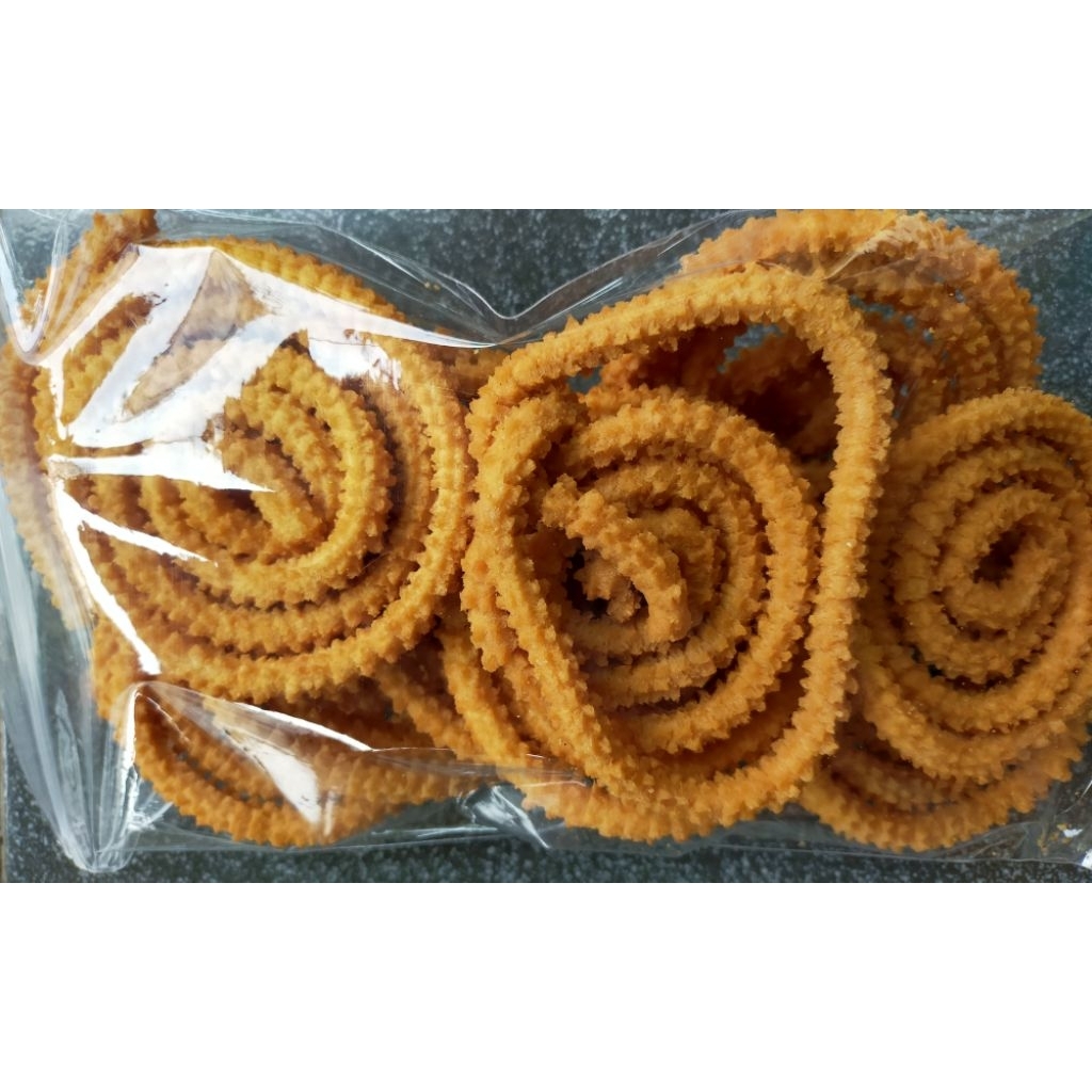 

Kue akar kelapa kriuk