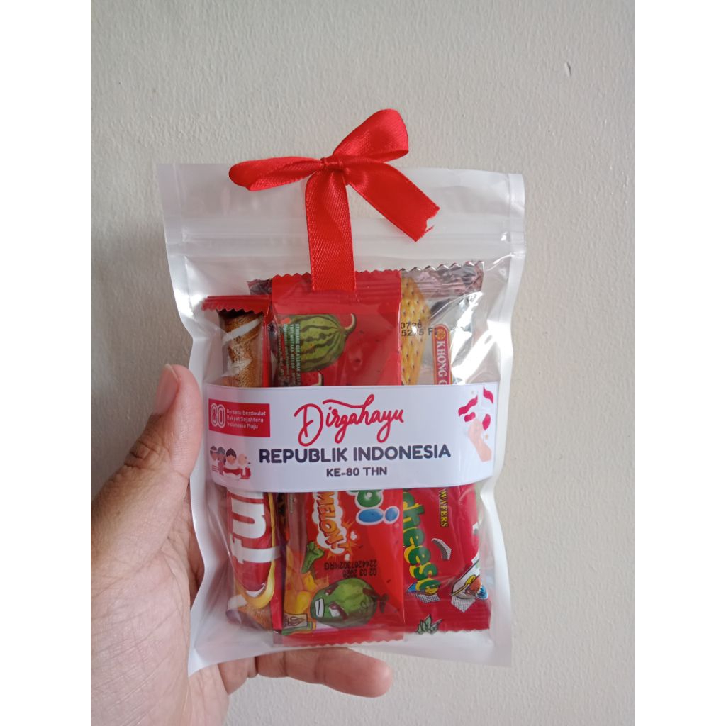 

Mini Gift Snack/ Mini Hampers/ Kartu Ucapan Snack/ Souvenir ultah/ Snack angpau lebaran