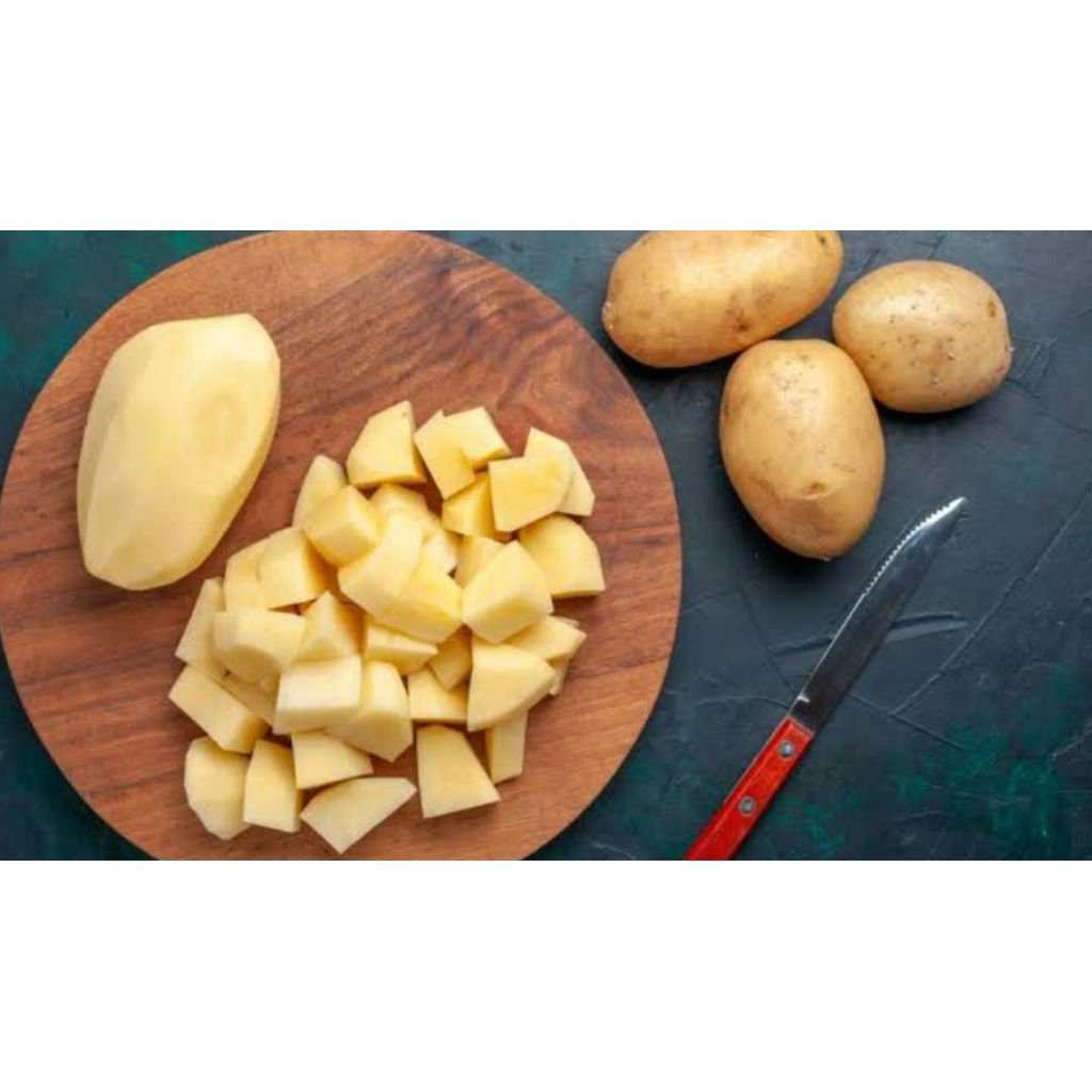 

Sayur kentang asli organik berat 1 kg sudah di potong dadu siap di olah