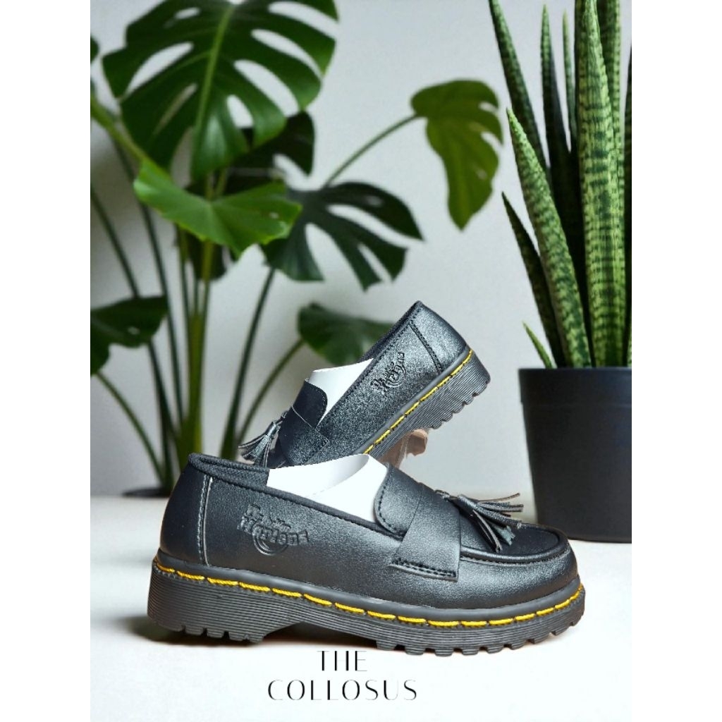 Sepatu Formal loafers pria dan wanita hitam Dr.Martens