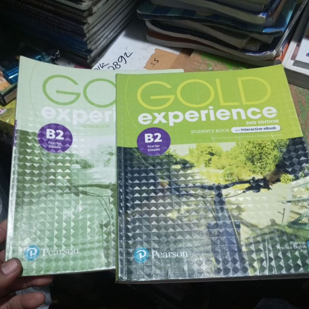 BUKU GOLD EXPERIENCE B2 STUDENT'S BOOK & WORKBOOK B2