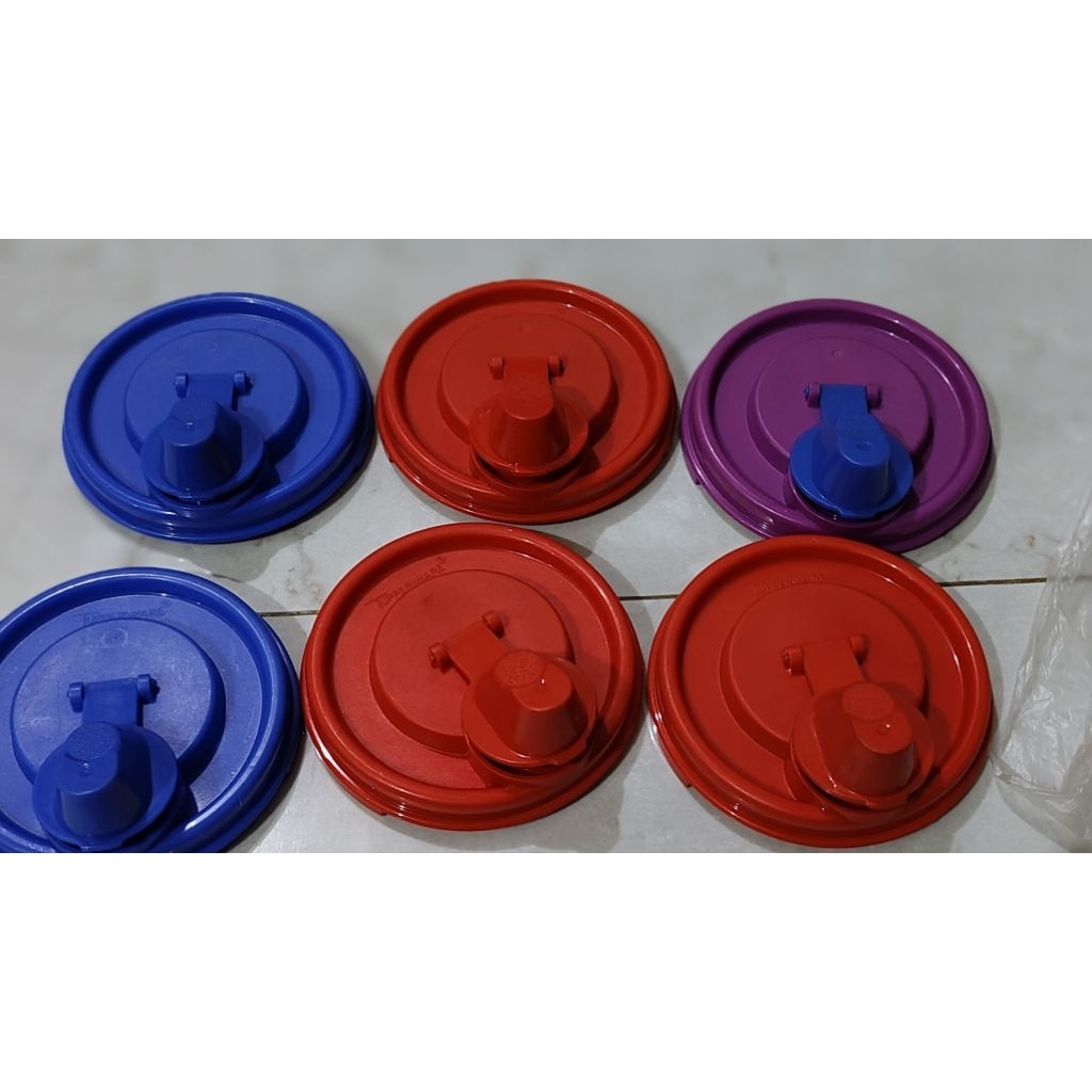Tupperware Tutup/ Seal Cooking Oil Lama Lengkap Dengan Cup (1)