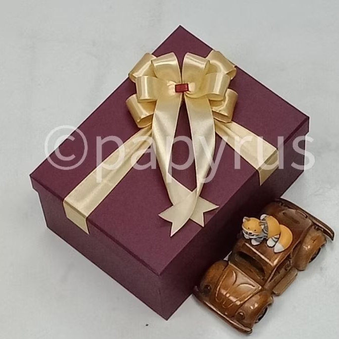 

PAPYRUS 15x20 Tinggi 10cm Kotak Kado Gift Box Hardbox Hampers V1