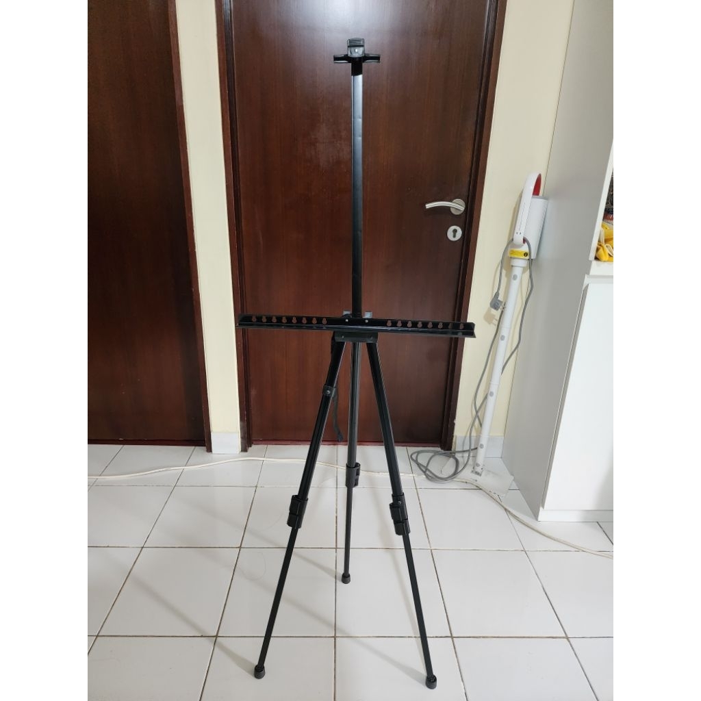 

TRIPOD STANDING FRAME LUKIS