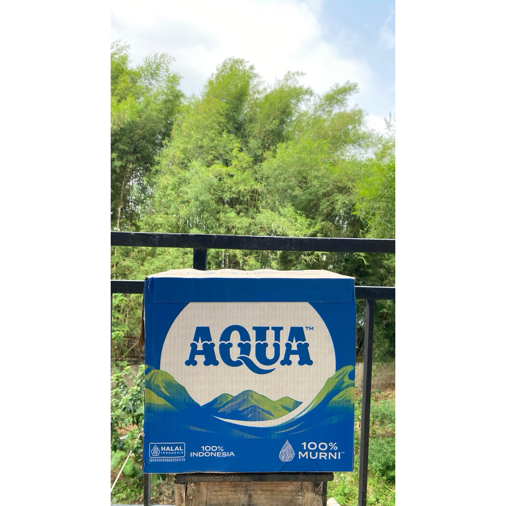 

Aqua dus 600ml isi 24