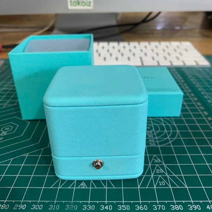 Kotak Cincin Tiffany and Co