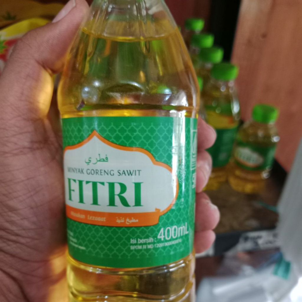 

Minyak goreng fitri 400ml isi 12 pcs