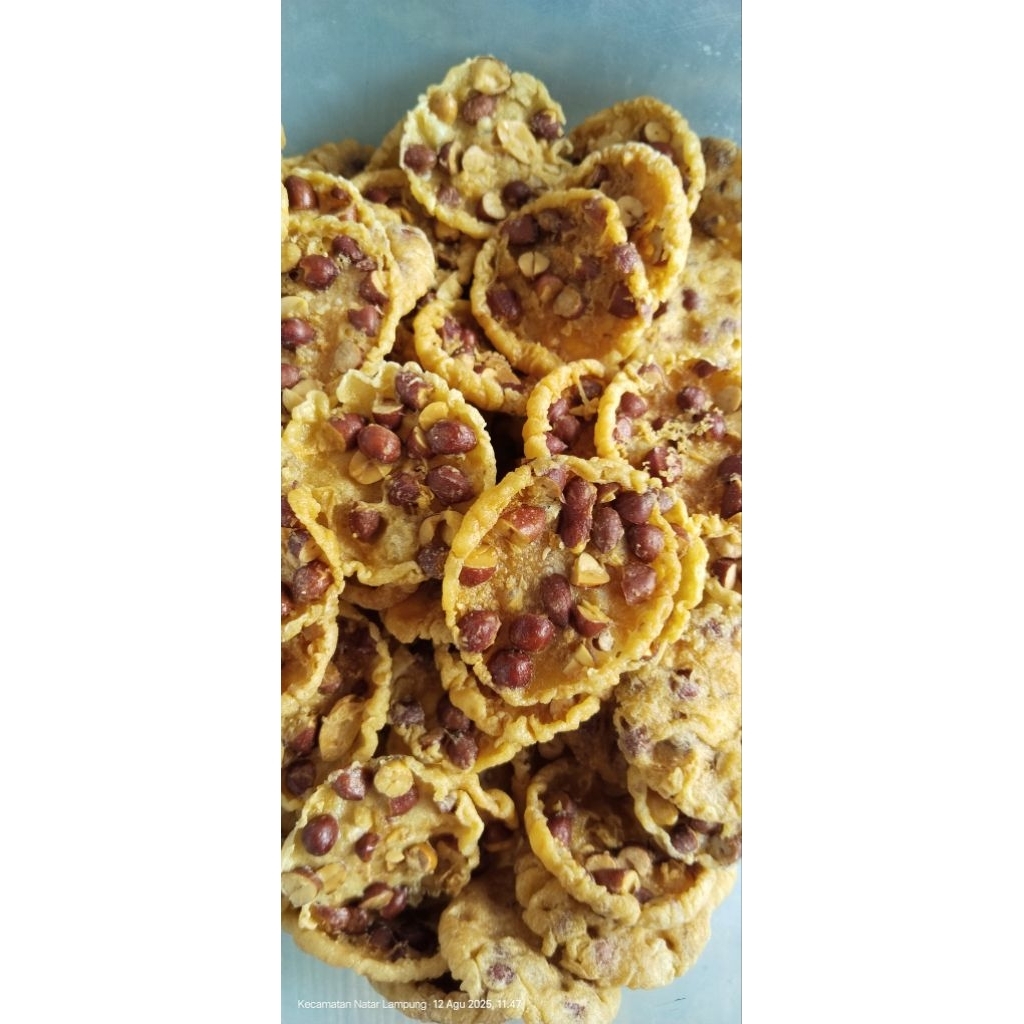

Peyek kacang koin, gurih renyah