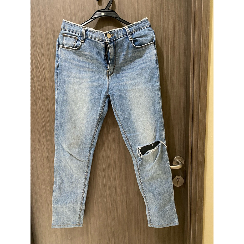 PRELOVED Celana Jeans Wanita robek lutut/ IMVELY, Celana Panjang Jeans untuk main