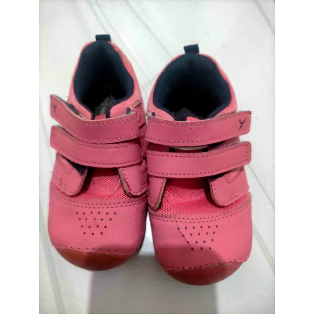 Sepatu Decathlon anak