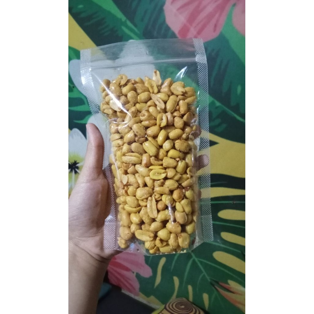 

kacang bawang kemasan pouch , kacang lebaran , kacang kupas , kacang goreng , kacang bandung , kacang goreng bawang putih