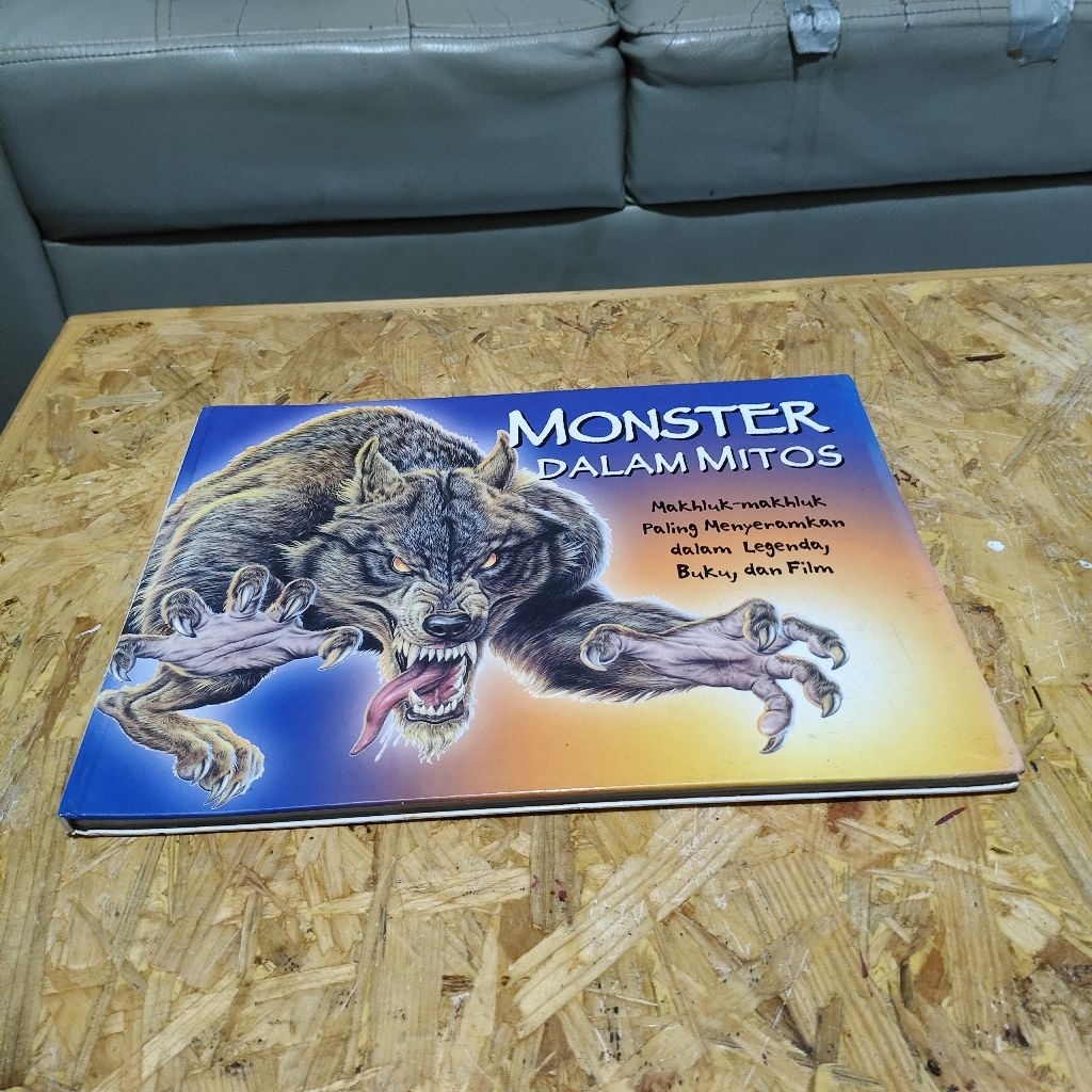 Buku Monster dalam Mitos