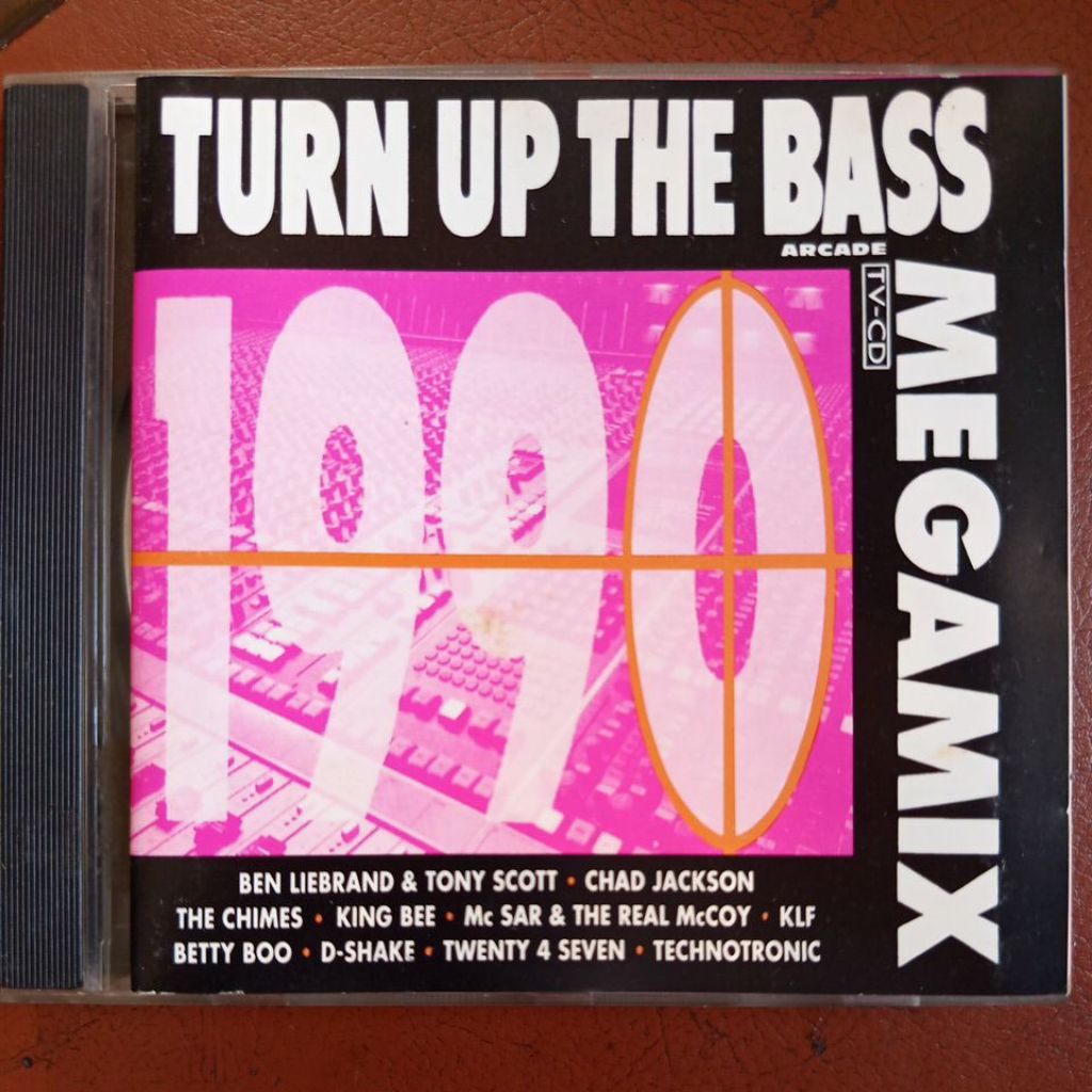 CD Musik TURN UP THE BASS MEGAMIX 1990
