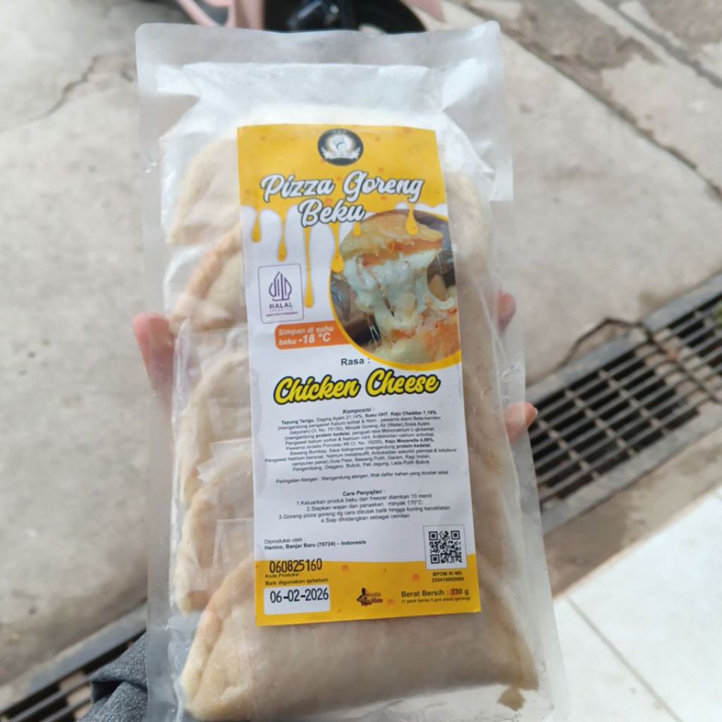 

pizza goreng beku ( chicken cheese )