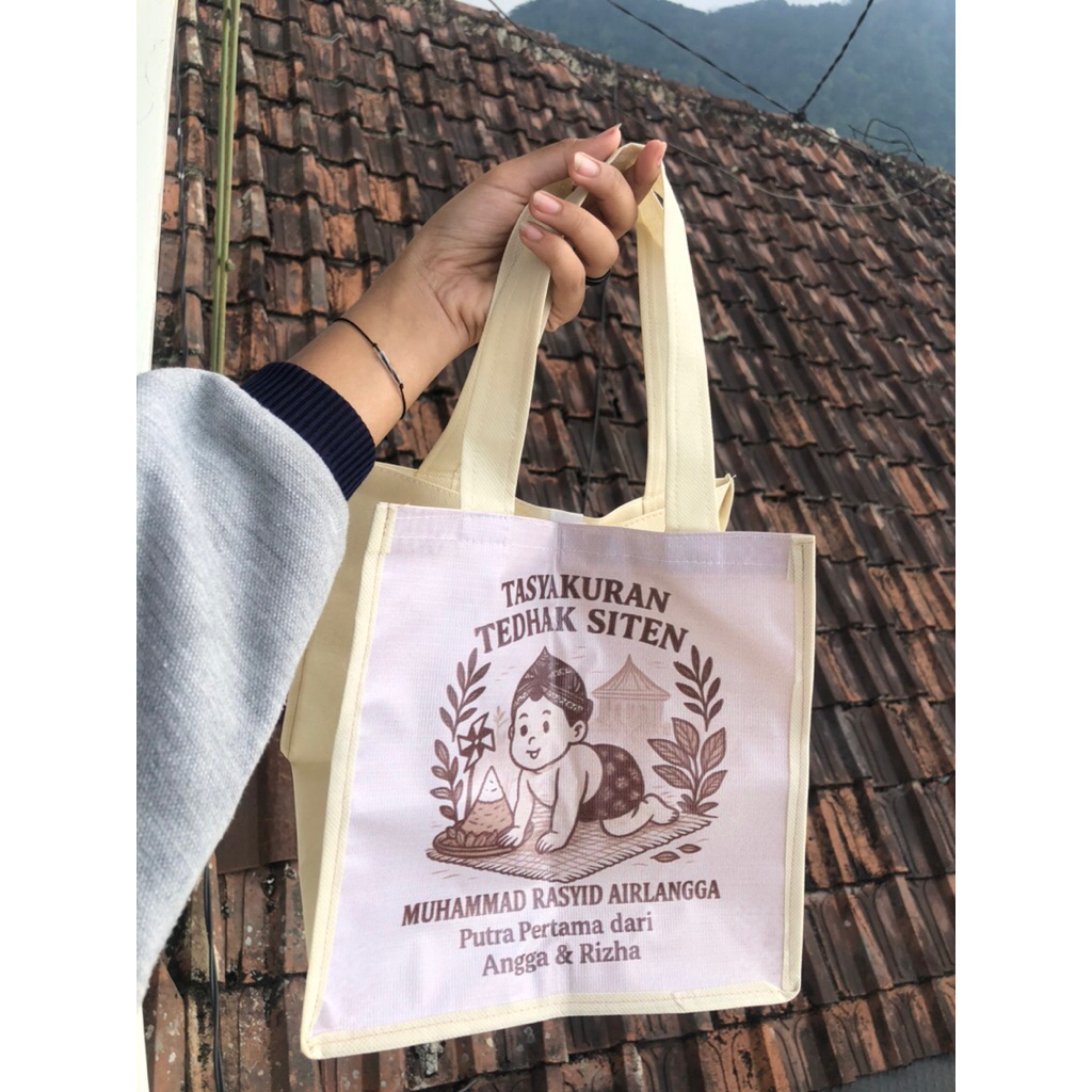 

Goodiebag Custom Desain Dan Warna Bahan Spunbond Tebal Untuk Kotak Nasi Dan Hampers